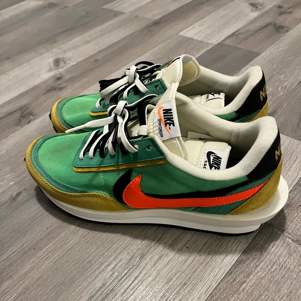 Nike x sacai ltdwaffle green gusto 2019